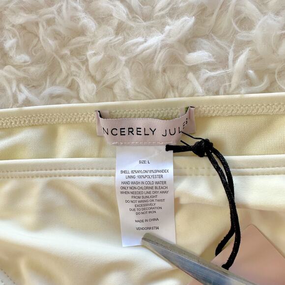 NWT Sincerely Jules Yellow Crochet Bikini Swim Set Medium Top Large Bottom - Picture 4 of 6